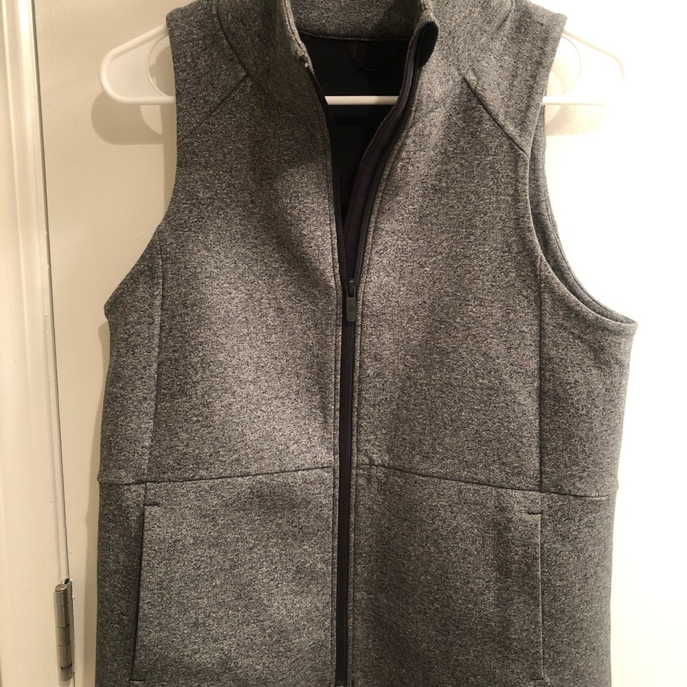 lululemon grey vest size 6
